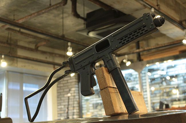 対戦相手が悪かったルイギ・フランキ LF57 短機関銃
